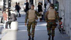 Centrum Bruselu stále hlídají vojáci. I na Silvestra