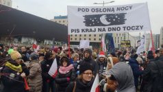 Demonstrace za svobodu slova ve Varšavě