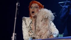 Lady Gaga svým vystoupením uctila nedávno zesnulého Davida Bowieho