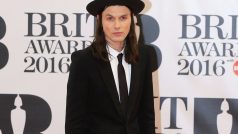 Cenu za nejlepšího zpěváka na Brit Awards 2016 si odnesl James Bay