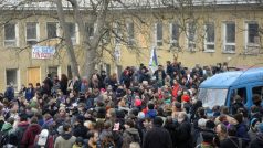 Solidární pochod za zachování centra Klinika v pražské Jeseniově ulici