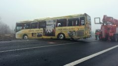Nehoda autobusu u Panenského Týnce
