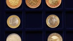 Loni v Česku mírně klesl počet zadržených padělaných a pozměněných bankovek a mincí