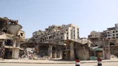 Do zničeného Homsu se pomalu vrací život