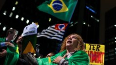 Protest proti odvolání prezidentky Rousseffové v Riu de Janeiru