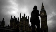 Silueta britského parlamentuv Londýně v den konání referenda o setrvání v EU