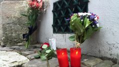 Lidé začali nosit před francouzskou ambasádu v Praze květiny a svíčky za 84 obětí včerejšího útoku ve franzouzském Nice.