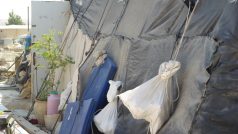 Západní břeh. Palestinská vesnice Súsíja sestává spíš ze stanů než z domů