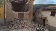 Itálii zasáhlo zemětřesení. Epicentrum leželo jihovýchodně od města Perugia, jedním ze zasažených měst je také Accumuli di Rieti