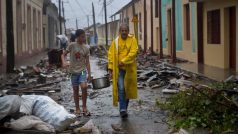 Živel, který je nejsilnějším hurikánem v oblasti za devět let, nejvíce lidí zabil na Haiti.