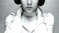 Carrie Fisherová jako princezna Leia ve Hvězdných válkách