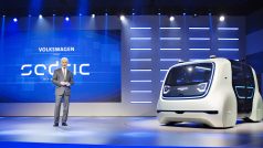 Auto bez volantu jménem Sedric. Volkswagen představil v Ženevě vůz, který nepotřebuje řidiče