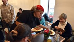 Otevření veganské jídelny na Praze 5