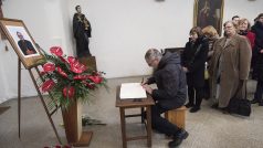 Loučení s kardinálem Miloslavem Vlkem v kostele sv. Benedikta