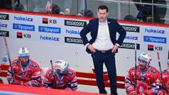 Marek Zadina na lavičce hokejových Pardubic