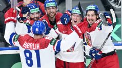 Hokejisté národního týmu se radují z gólu
