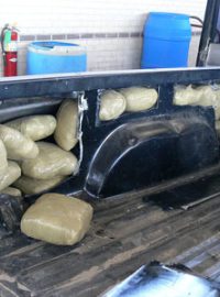 Drogy objevené v mexické dodávce na americko-mexických hranicích
