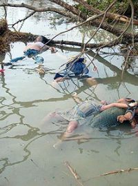 Ve vodní laguně ve městě Bogalay