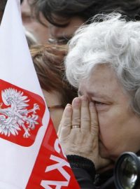 Polsko se loučí s oběťmi leteckého neštěstí u Smolensku.jpg  