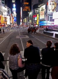 Evakuované náměstí Times Square po nalezení výbušného systému