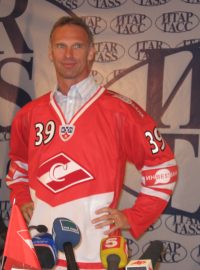 Dominik Hašek v dresu Spartaku
