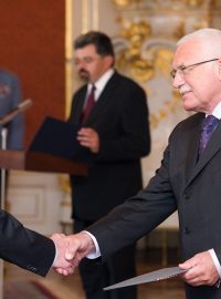 Prezident Václav Klaus jmenoval novým guvernérem ČNB Miroslava Singera