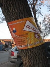 Volební plakát - výzva k účasti kosovským Srbům