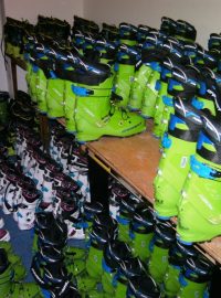 Speciální skitouringové boty umožňují pohyb v úhlu více než 60 stupňů