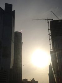 Cesta Kataru do světových výšek zatím nemá díky ropě omezení