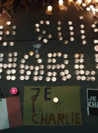 Teroristický útok na redakci časopisu Charlie Hebdo vyvolal vlnu solidarity nejen mezi Francouzi, ale i ve světě