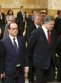 Zleva prezidenti Ruska Vladimir Putin, Francie François Hollande, Ukrajiny Petro Porošenko a německá kancléřka Angela Merkelová po jednání v Minsku