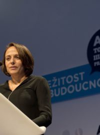 K delegátům sněmu hnutí ANO hovoří pražská primátorka Adriana Krnáčová
