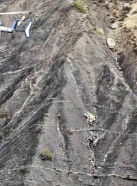 Záchranáři na místě havárie airbusu společnosti Germanwings ve francouzských Alpách