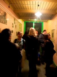 Návštěvníci v pokoji Anny Frankové 2010