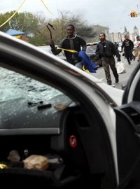 Americkým Baltimore zmítají násilné nepokoje