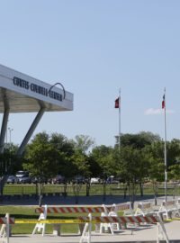Americká policie zasahuje v Texasu, kde na místě konání výstavy karikatur proroka Mohameda stříleli dva útočníci