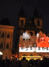 Videomapping na Staroměstském náměstí. Projekci k oslavám výročí Pražského povstání připravil Český rozhlas