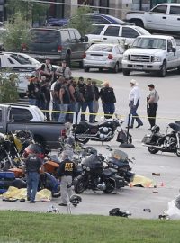 Policie šetří přestřelku motorkářů v areálu nákupního centra v texaském městě Waco