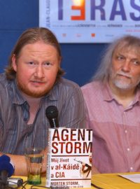 Morten Storm se svým českým překladatelem Ladislavem Šenkyříkem