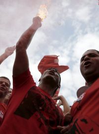 Protidemonstrace na podporu brazilské prezidentky a její strany v Sao Paulu