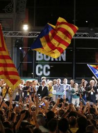Volby v Katalánsku vyhrály separatistické strany. Koalice Společně pro Ano složená z konzervativců a levicových republikánů získá 62 křesel v parlamentu