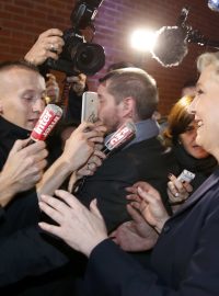 Šéfka Národní fronty Marine Le Penová reaguje na první výsledky voleb