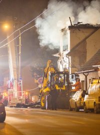 Po výbuchu a požáru v rodinném domě v Lidické ulici v Českých Budějovicích zemřeli 24. prosince tři lidé