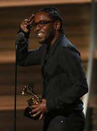 Rapper Kendrick Lamar byl nominován v 11 kategoriích, získal pět trofejí