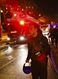 Vozidla záchranářů se sjíždějí na místo exploze v centru Ankary