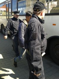 Policisté zadrželi v Poběžovicích u Domažlic 26 nelegálních migrantů z Afghánistánu