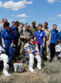 Z ISS se na Zemi vrátila trojice astronautů. Přistáli v kazašské stepi