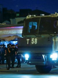 Policisté na Taksimském náměstí v evropské části Istanbulu