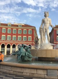 Život v Nice se vrací do normálu