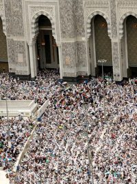 Miliony věřících putují do Mekky vykonat duchovní pouť.